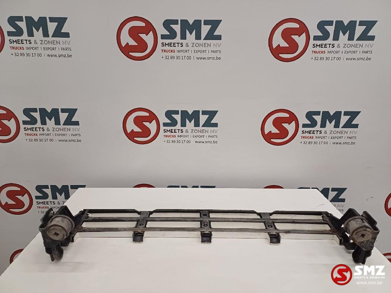 Volvo Occ voorgrille + scharnieren Volvo - Parrilla para Camión: foto 2 Volvo Occ voorgrille + scharnieren Volvo - Parrilla para Camión: foto 2