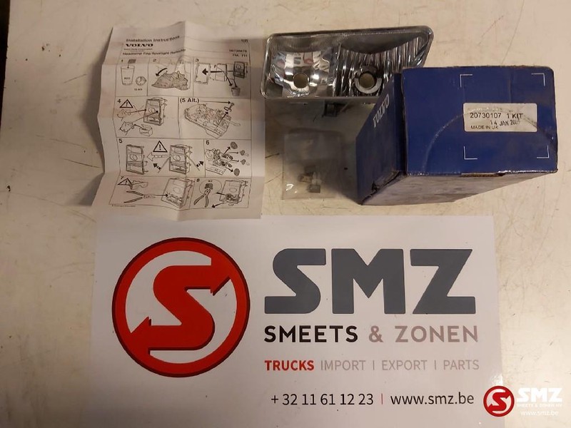 Volvo Volvo mistlicht reflector koplamp links - Faro delantero para Camión: foto 1 Volvo Volvo mistlicht reflector koplamp links - Faro delantero para Camión: foto 1