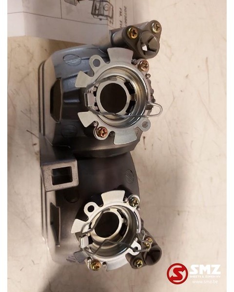 Volvo Volvo mistlicht reflector koplamp links - Faro delantero para Camión: foto 5 Volvo Volvo mistlicht reflector koplamp links - Faro delantero para Camión: foto 5