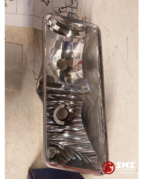 Volvo Volvo mistlicht reflector koplamp links - Faro delantero para Camión: foto 4 Volvo Volvo mistlicht reflector koplamp links - Faro delantero para Camión: foto 4