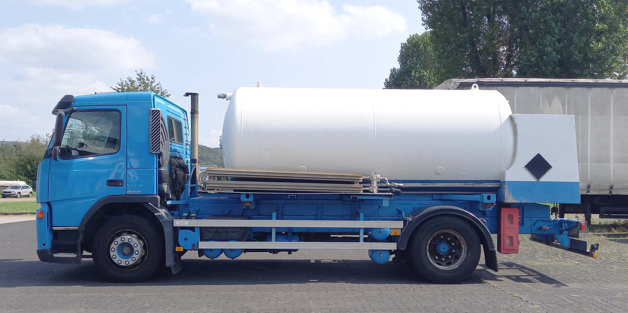 VOLVO Gas oxygen, argon, nitrogen - Camión cisterna: foto 4 VOLVO Gas oxygen, argon, nitrogen - Camión cisterna: foto 4
