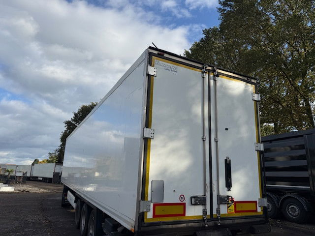 Krone Laadklep APK - Semirremolque caja cerrada: foto 2 Krone Laadklep APK - Semirremolque caja cerrada: foto 2