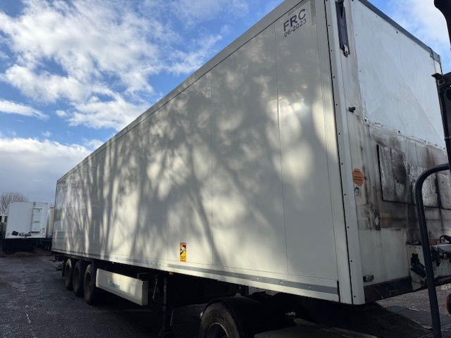 Krone Laadklep APK - Semirremolque caja cerrada: foto 4 Krone Laadklep APK - Semirremolque caja cerrada: foto 4