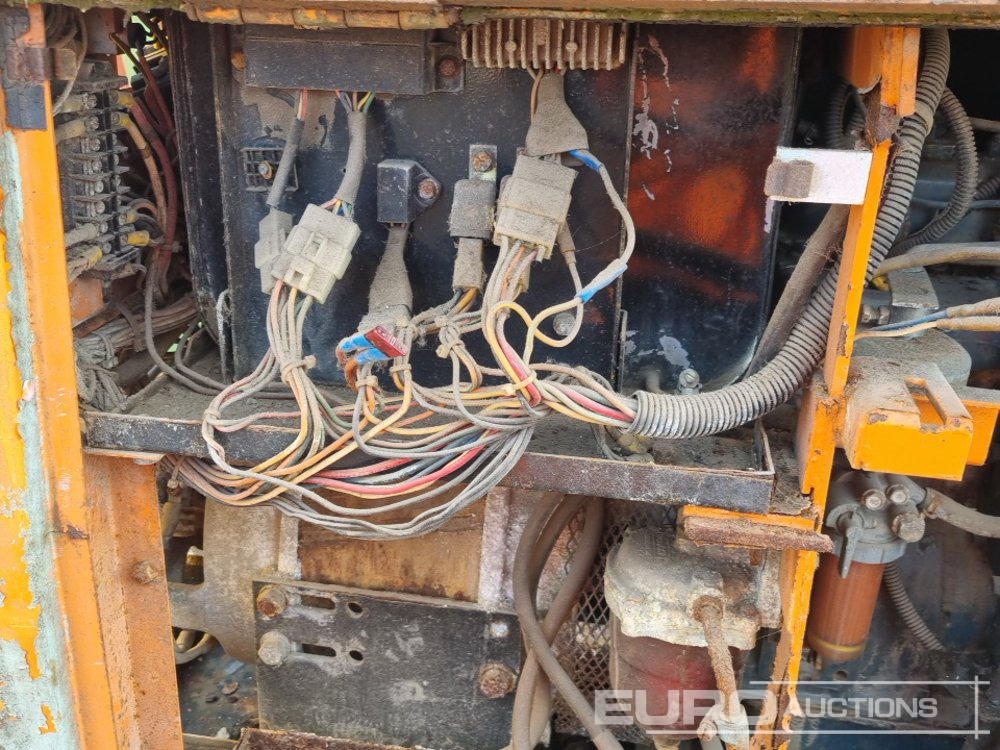 Generador industriale 110Volt Generator/Welder, 3 Cylinder Engine (2 of), 230Volt Generator/Welder, Engine (Parts Missing): foto 17