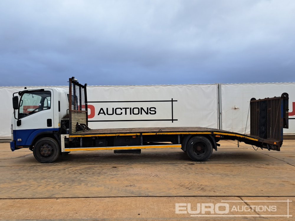 2010 Isuzu 4x2 Beavertail Plant Lorry, Auto Gearbox, Winch, Hydraulic Fliptoe Ramp - Camión caja abierta: foto 2 2010 Isuzu 4x2 Beavertail Plant Lorry, Auto Gearbox, Winch, Hydraulic Fliptoe Ramp - Camión caja abierta: foto 2