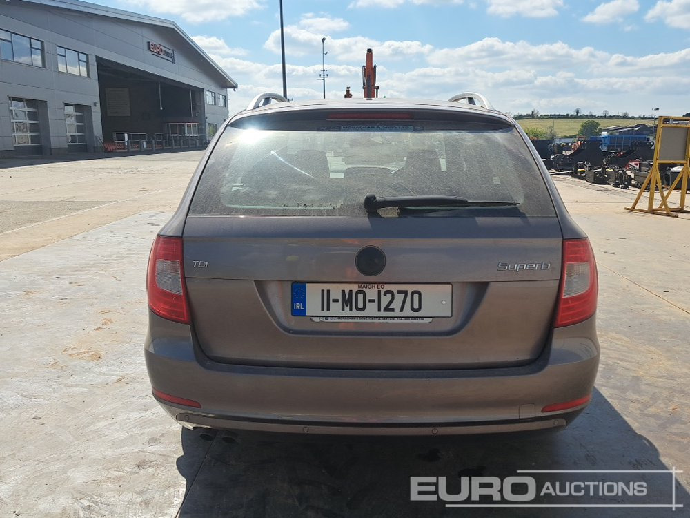 2011 Skoda Superb - Coche: foto 4 2011 Skoda Superb - Coche: foto 4