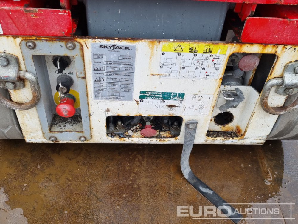 Plataforma elevadora 2011 SkyJack SJ12: foto 15