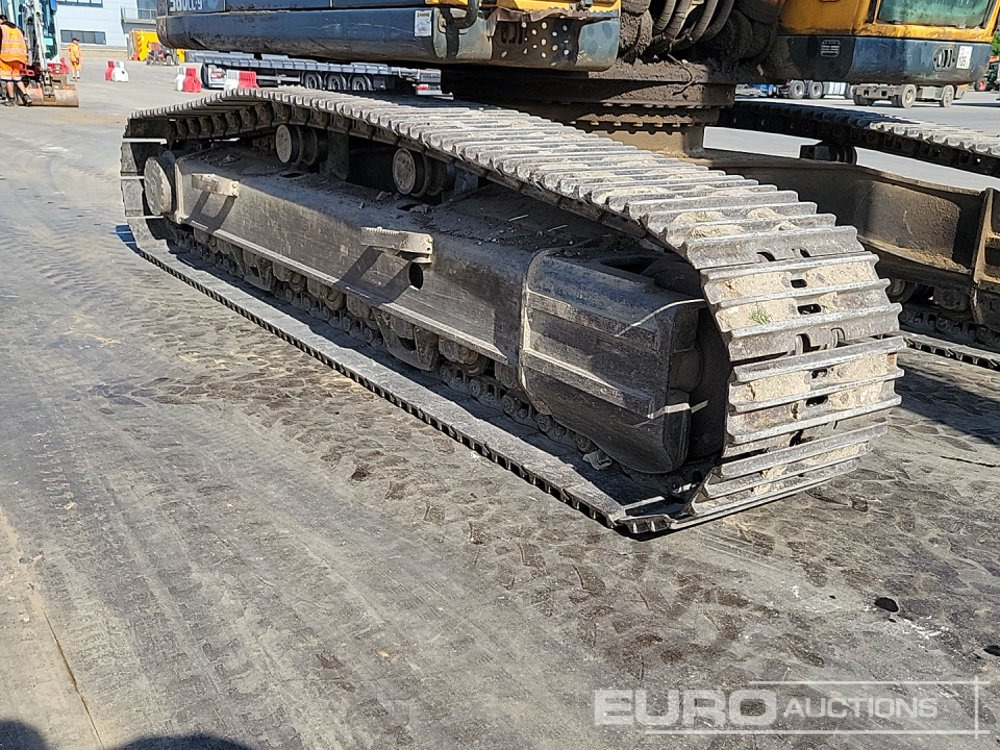 Excavadora de cadenas 2012 Hyundai 380LC-9A: foto 16