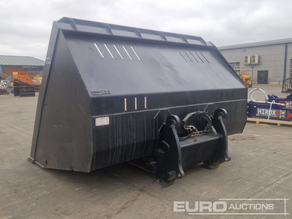 2013 Ulrich 124" Hi Tip Bucket to suit JCB 457HT Wheeled Loader - Cazo: foto 3 2013 Ulrich 124" Hi Tip Bucket to suit JCB 457HT Wheeled Loader - Cazo: foto 3