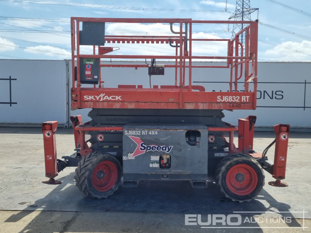 2014 SkyJack SJ6832RT - Plataforma elevadora: foto 2 2014 SkyJack SJ6832RT - Plataforma elevadora: foto 2