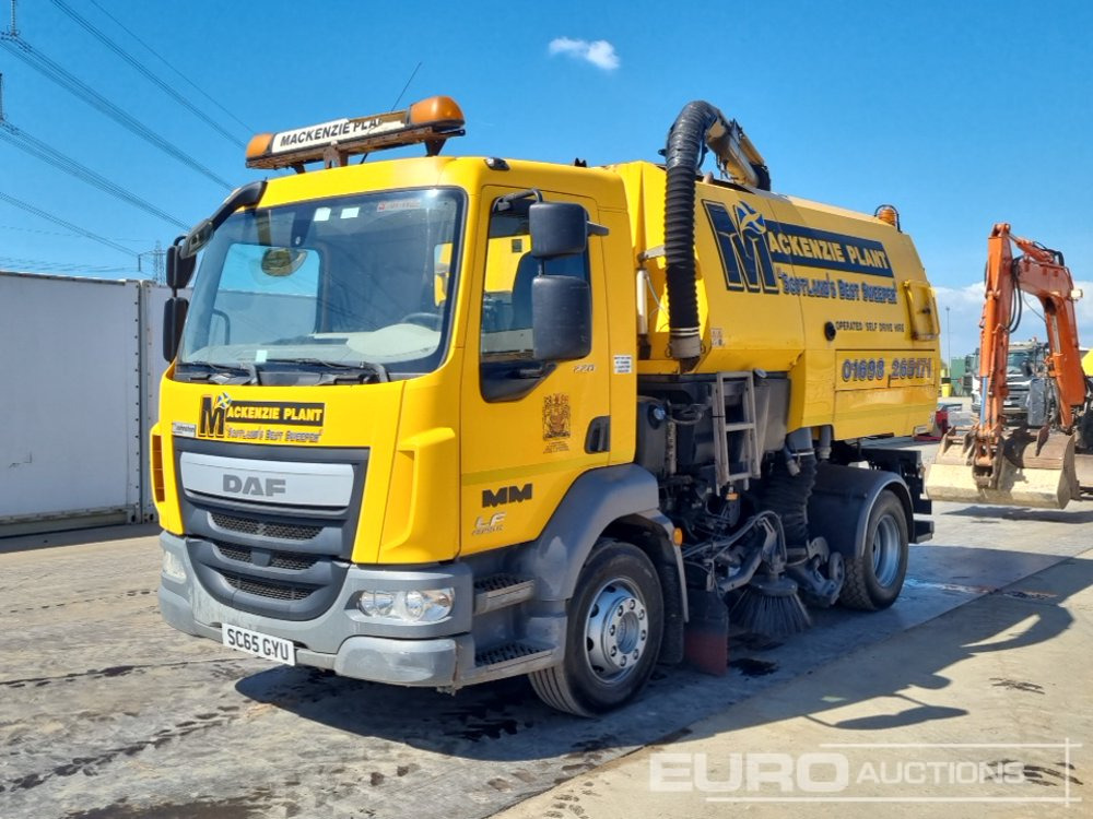 2015 DAF LF220 - Barredora vial: foto 1 2015 DAF LF220 - Barredora vial: foto 1