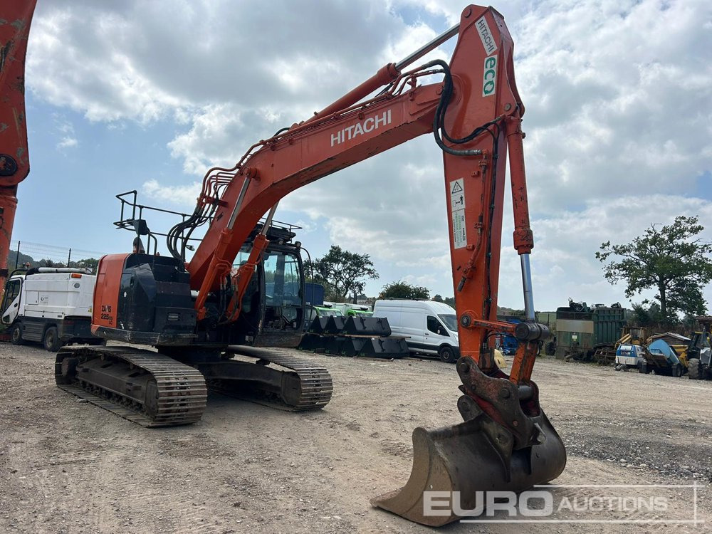 2015 Hitachi ZX225USLC-5B - Excavadora de cadenas: foto 4 2015 Hitachi ZX225USLC-5B - Excavadora de cadenas: foto 4