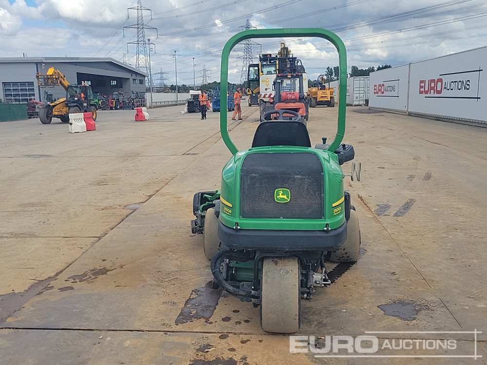 2015 John Deere 2500B - Cortacésped: foto 4 2015 John Deere 2500B - Cortacésped: foto 4