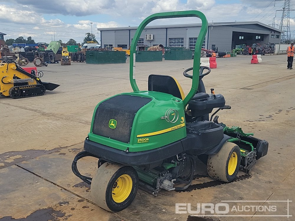 2015 John Deere 2500B - Cortacésped: foto 5 2015 John Deere 2500B - Cortacésped: foto 5