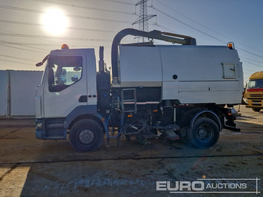 2016 DAF LF220 - Barredora vial: foto 2 2016 DAF LF220 - Barredora vial: foto 2