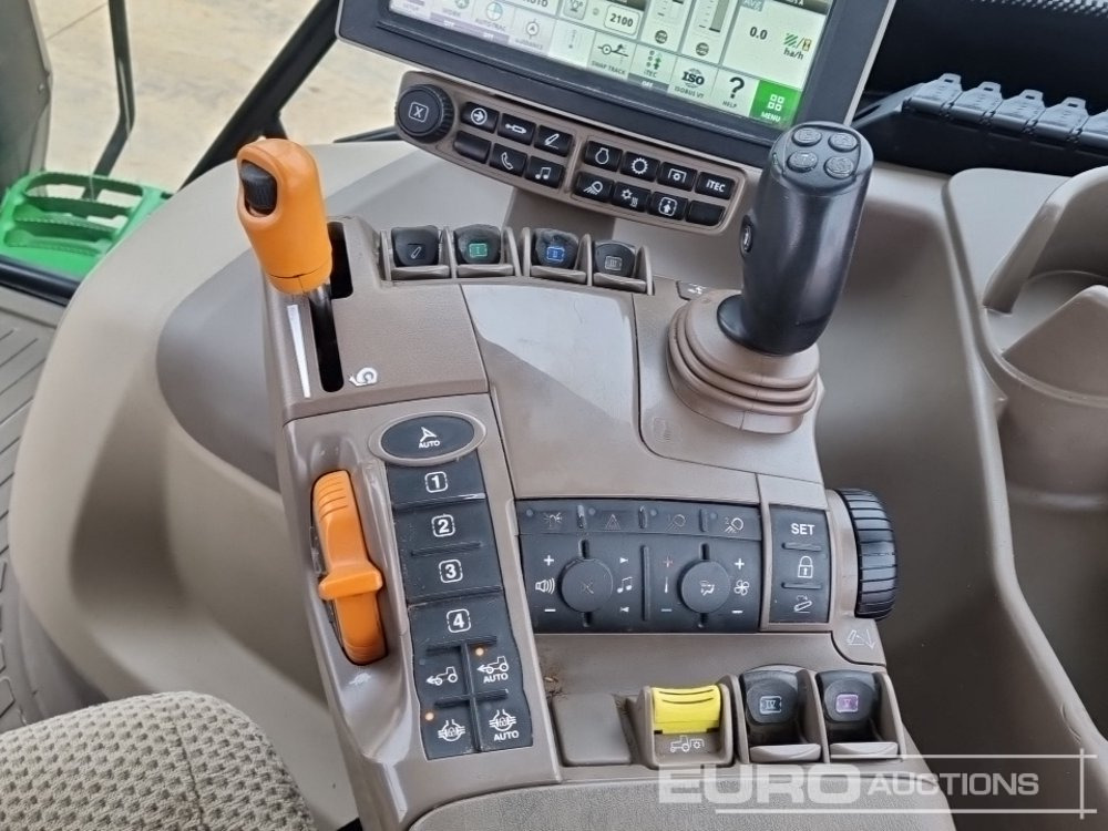Tractor 2018 John Deere 6215R: foto 46