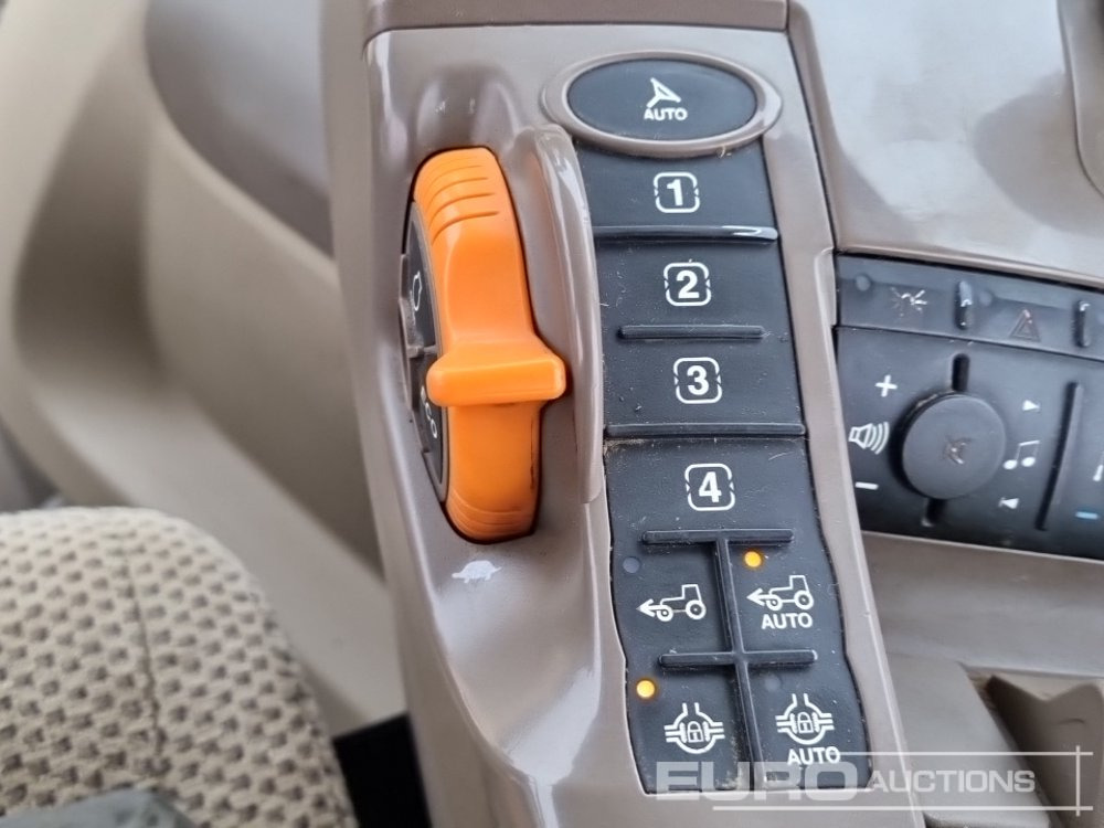 Tractor 2018 John Deere 6215R: foto 49