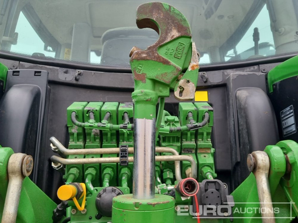 Tractor 2018 John Deere 6215R: foto 21