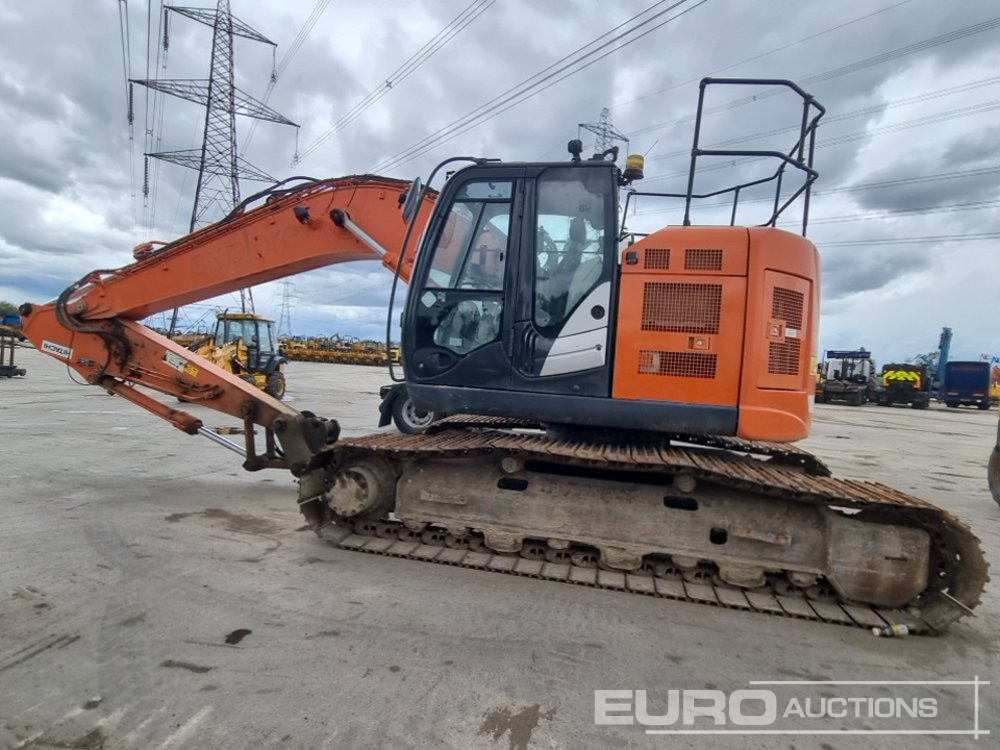 2019 Hitachi ZX225USLC-6 - Excavadora de cadenas: foto 2 2019 Hitachi ZX225USLC-6 - Excavadora de cadenas: foto 2