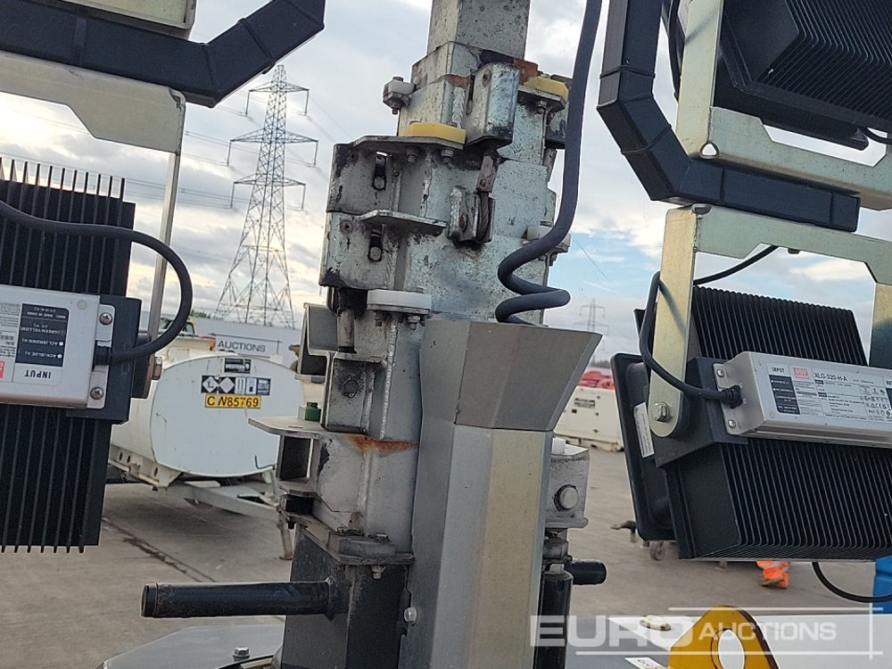 Torre de iluminación 2019 SMC TL90K: foto 17