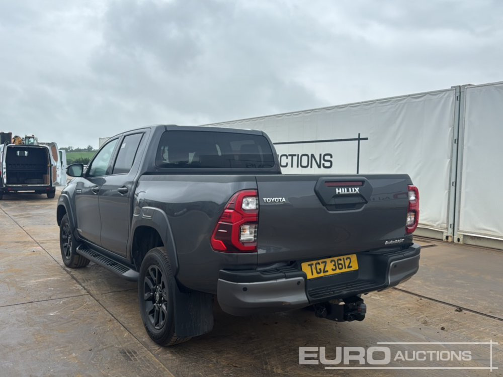 2021 Toyota Hilux Invincible X - Pick-up: foto 3 2021 Toyota Hilux Invincible X - Pick-up: foto 3