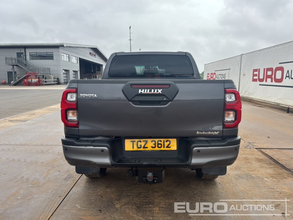2021 Toyota Hilux Invincible X - Pick-up: foto 4 2021 Toyota Hilux Invincible X - Pick-up: foto 4
