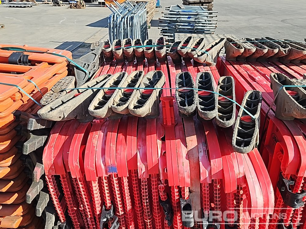 Equipo de construcción Bundle of Rubber Mats (3 of), Metal Pedestrian Fencing (2 of), Plastic Pedestrian Fencing (4 of): foto 18