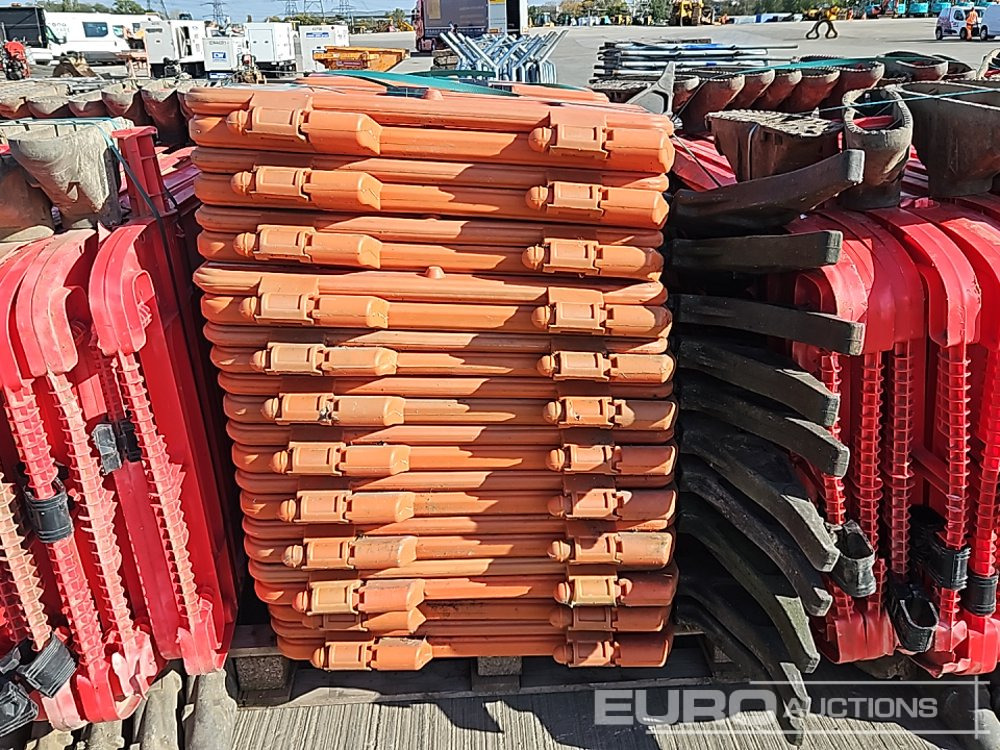 Equipo de construcción Bundle of Rubber Mats (3 of), Metal Pedestrian Fencing (2 of), Plastic Pedestrian Fencing (4 of): foto 15