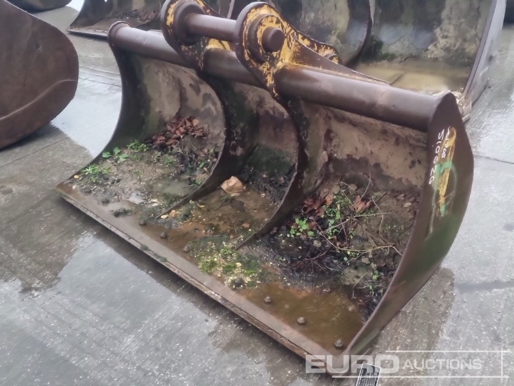 CAT 70" Ditching Bucket 80mm Pin to suit 20 Ton Excavator - Cazo: foto 1 CAT 70" Ditching Bucket 80mm Pin to suit 20 Ton Excavator - Cazo: foto 1