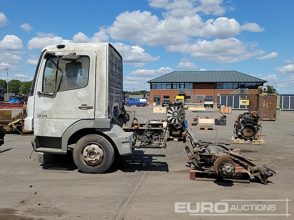 Chassis Cab Cut Off, Pallet of Spare Parts - Cabina para Camión: foto 2 Chassis Cab Cut Off, Pallet of Spare Parts - Cabina para Camión: foto 2