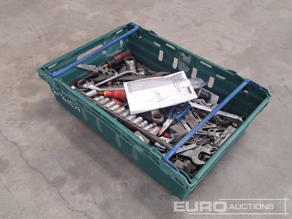 Crate of Misc Tool, Spanner, Screwdrivers etc - Equipo de taller: foto 1 Crate of Misc Tool, Spanner, Screwdrivers etc - Equipo de taller: foto 1
