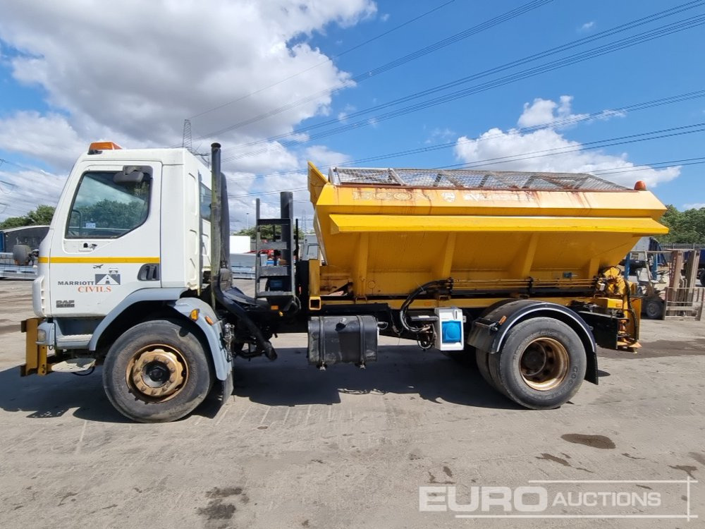 DAF LF55.180 - Esparcidor de sal: foto 2 DAF LF55.180 - Esparcidor de sal: foto 2