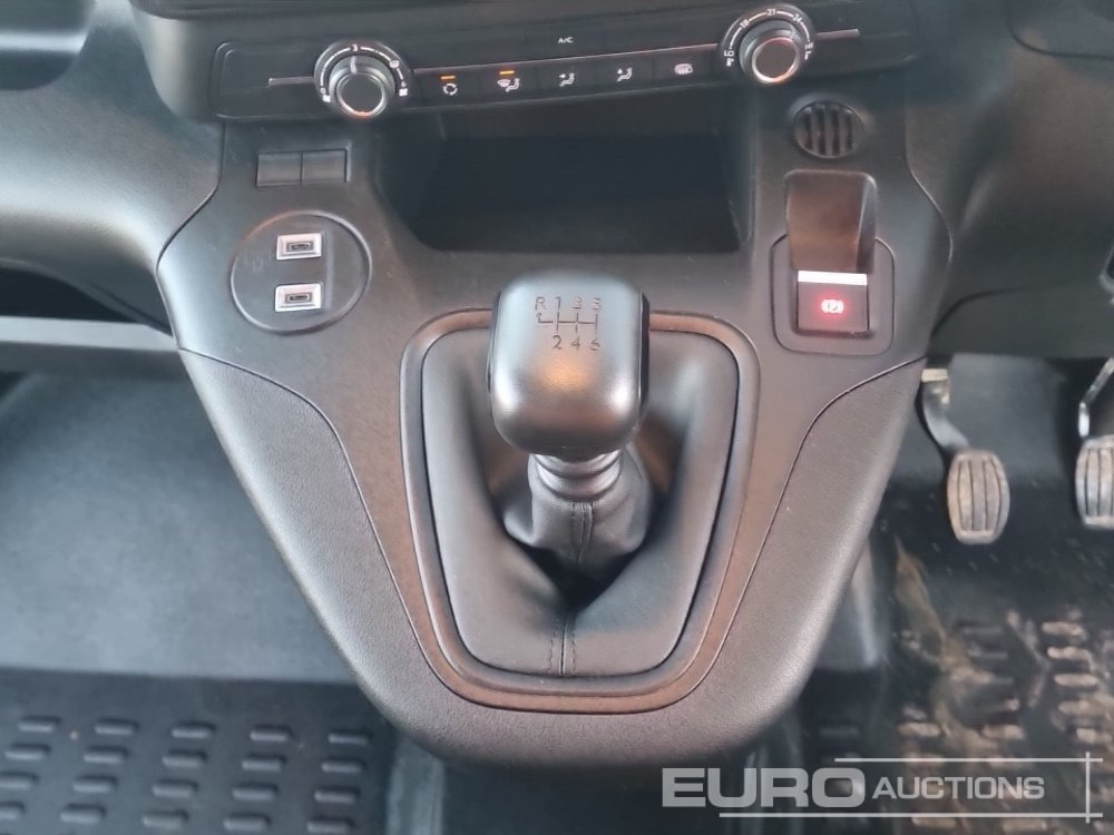 Furgoneta 2024 Vauxhall Combo: foto 24 Furgoneta 2024 Vauxhall Combo: foto 24