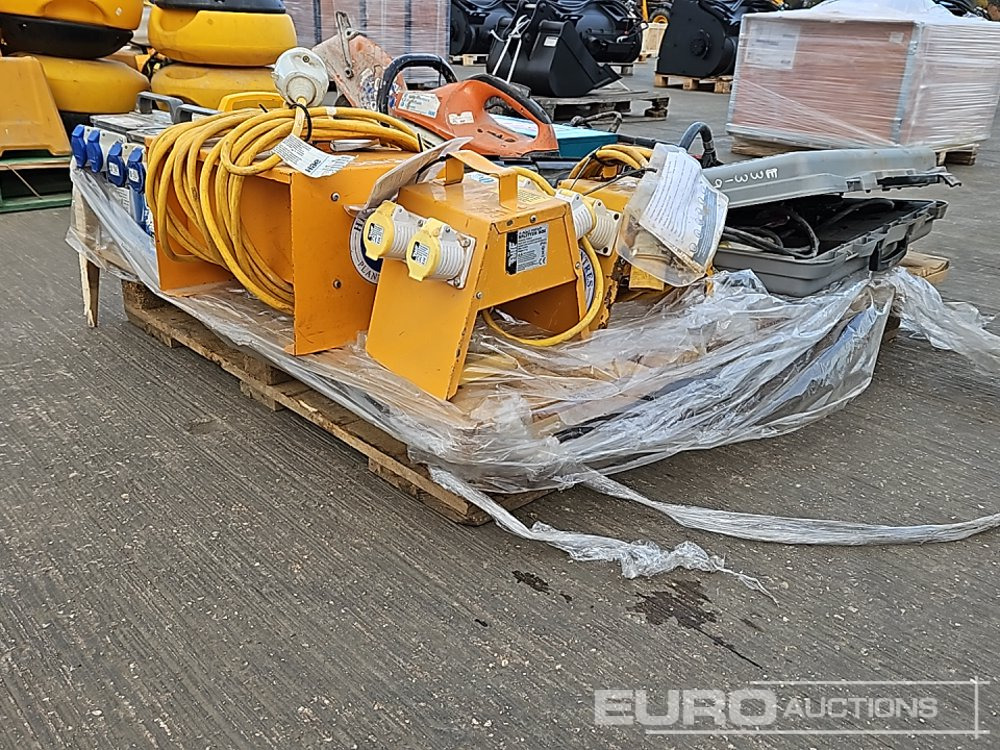 Hilti DD200 110Volt Coring Drill, Arbortech 110Volt Saw, Makita 110Volt Router (Spares), Stihl Petrol Quick Cut Saw (Spares), 110Volt Splitter Box (4 of), 110Volt Transformer, 230Volt Transformer (2 o - Equipo de construcción: foto 1 Hilti DD200 110Volt Coring Drill, Arbortech 110Volt Saw, Makita 110Volt Router (Spares), Stihl Petrol Quick Cut Saw (Spares), 110Volt Splitter Box (4 of), 110Volt Transformer, 230Volt Transformer (2 o - Equipo de construcción: foto 1