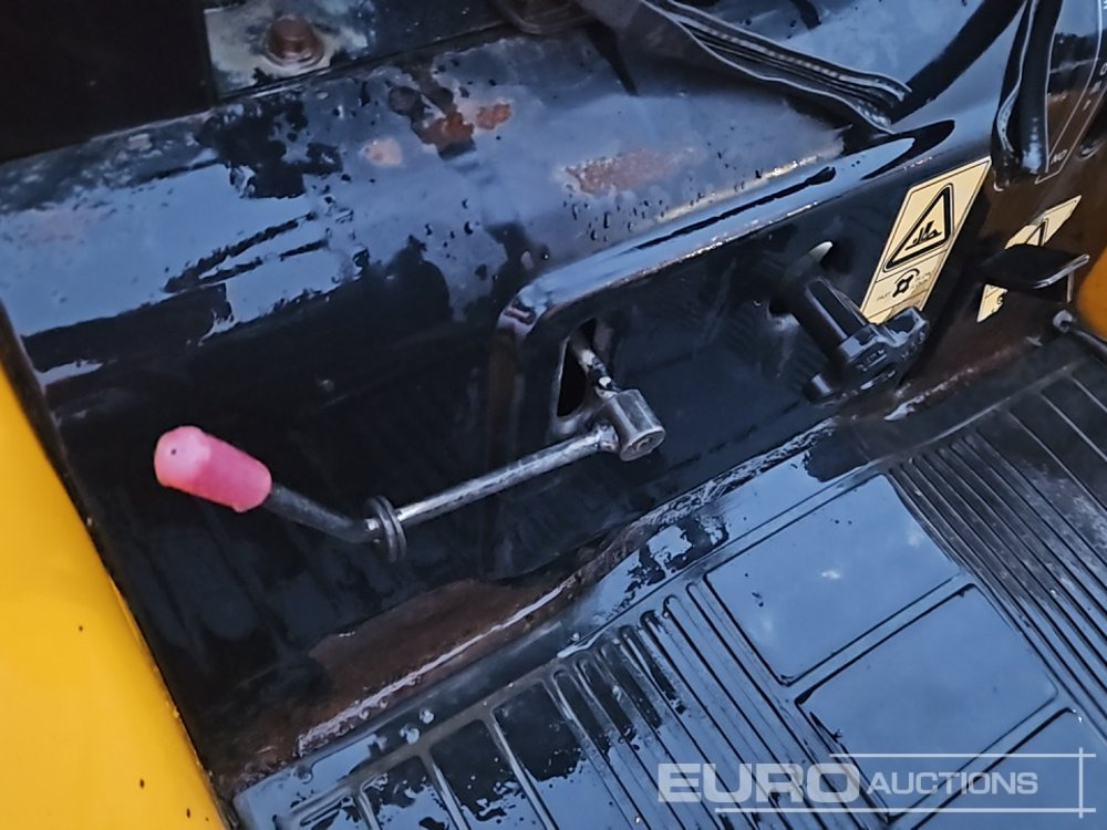 Mini tractor JCB 331HST: foto 34 Mini tractor JCB 331HST: foto 34