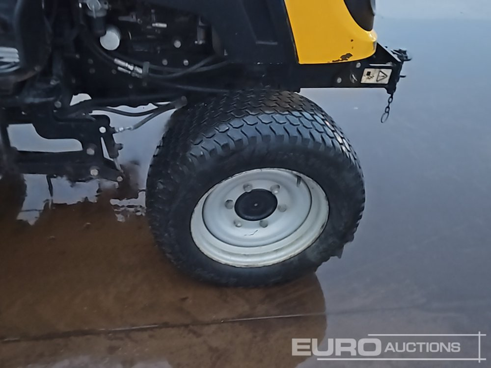 Mini tractor JCB 331HST: foto 12 Mini tractor JCB 331HST: foto 12