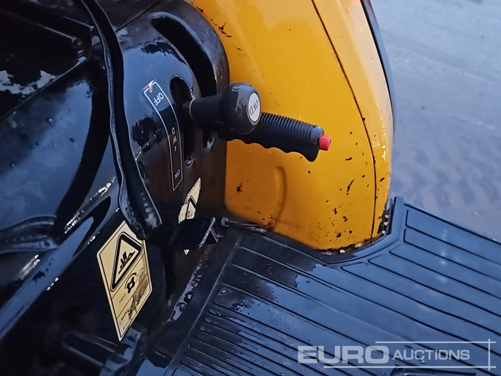 Mini tractor JCB 331HST: foto 33 Mini tractor JCB 331HST: foto 33