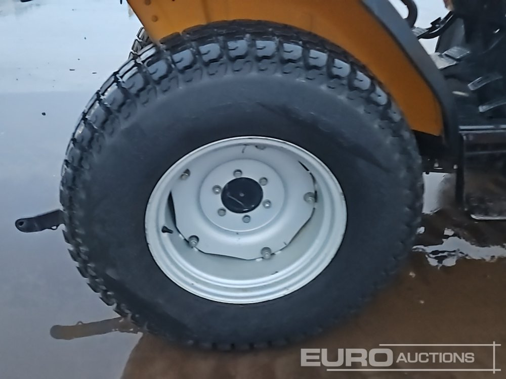 Mini tractor JCB 331HST: foto 11 Mini tractor JCB 331HST: foto 11