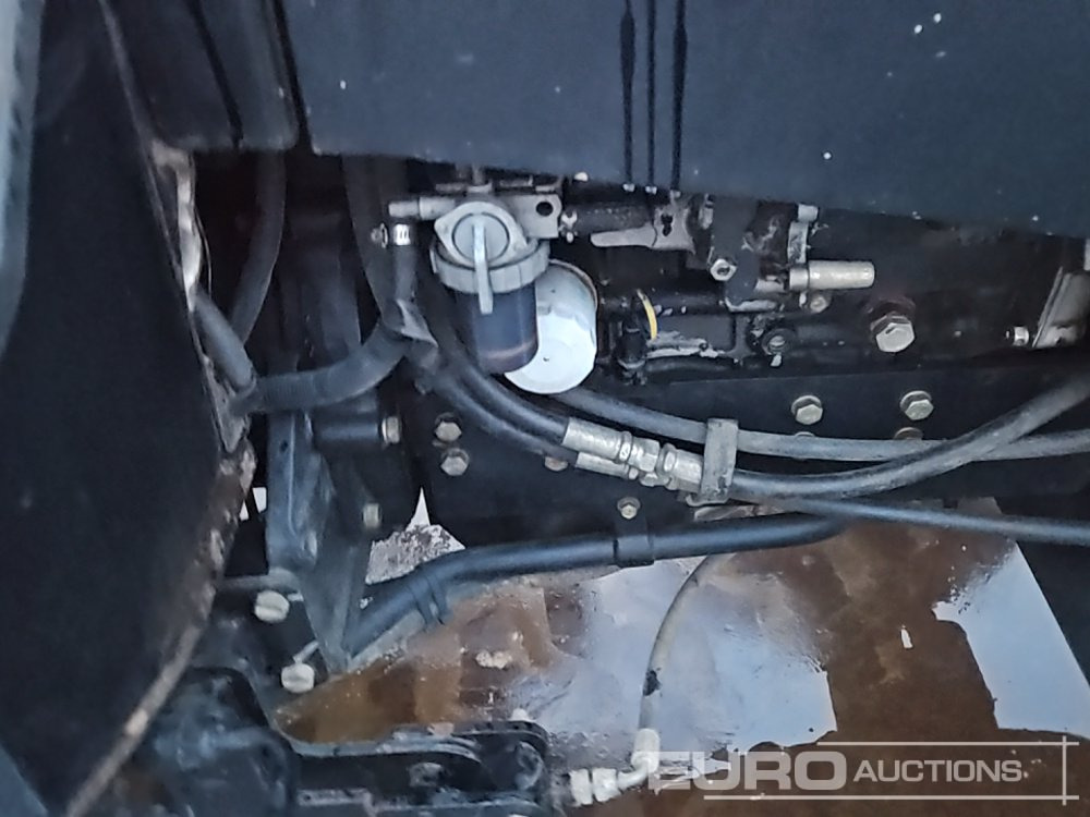 Mini tractor JCB 331HST: foto 23 Mini tractor JCB 331HST: foto 23