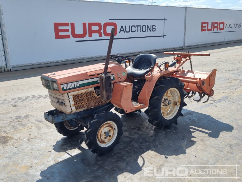 Kubota B1502 - Mini tractor: foto 1 Kubota B1502 - Mini tractor: foto 1