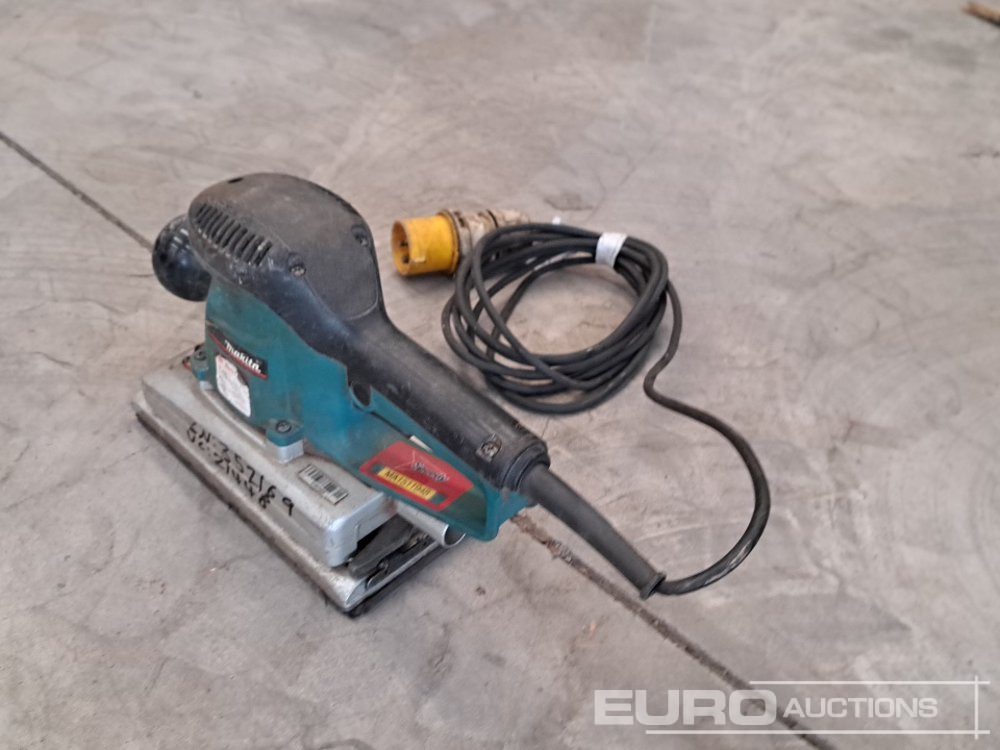 Makita 110 Volt Belt Sander - Equipo de construcción: foto 2 Makita 110 Volt Belt Sander - Equipo de construcción: foto 2