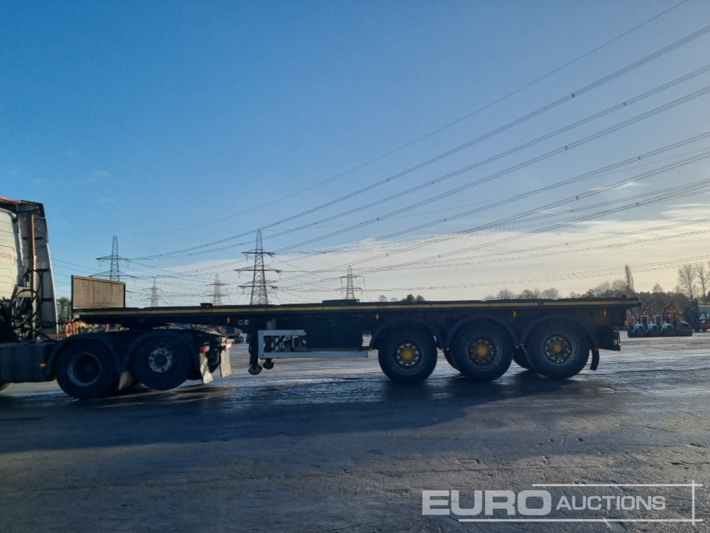 Montracon Tri Axle Flatbed Trailer, Twist Locks - Semirremolque plataforma/ Caja abierta: foto 2 Montracon Tri Axle Flatbed Trailer, Twist Locks - Semirremolque plataforma/ Caja abierta: foto 2