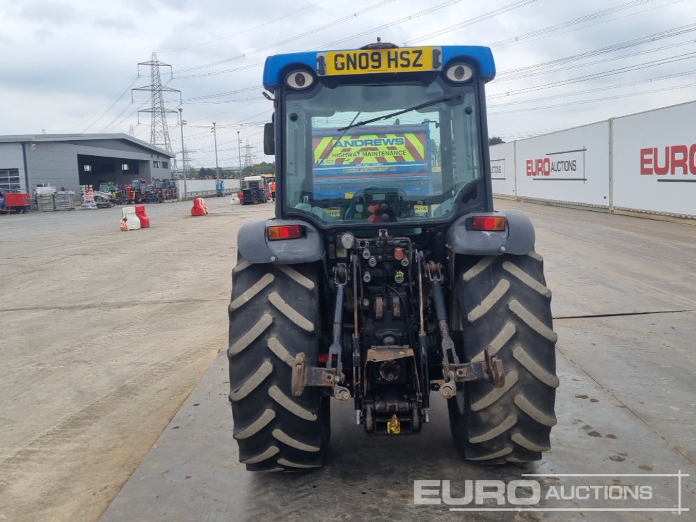 New Holland T4050F - Tractor: foto 4 New Holland T4050F - Tractor: foto 4