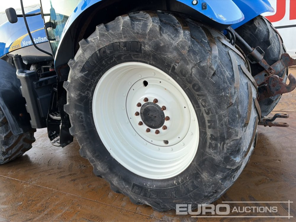 New Holland T7030 - Tractor: foto 5 New Holland T7030 - Tractor: foto 5