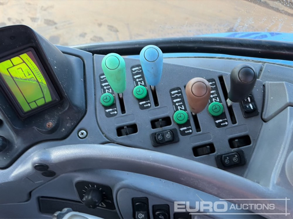 Tractor New Holland T7030: foto 31