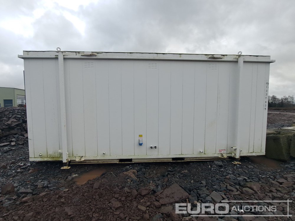 Thurston 20' x 9' Shower Block (No Keys) (Cannot Be Reconsigned) - Contenedor marítimo: foto 4 Thurston 20' x 9' Shower Block (No Keys) (Cannot Be Reconsigned) - Contenedor marítimo: foto 4