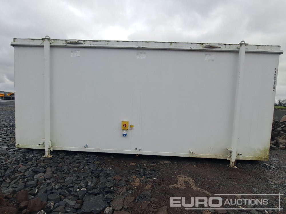 Thurston 20' x 9' Shower Block (No Keys) (Cannot Be Reconsigned) - Contenedor marítimo: foto 4 Thurston 20' x 9' Shower Block (No Keys) (Cannot Be Reconsigned) - Contenedor marítimo: foto 4