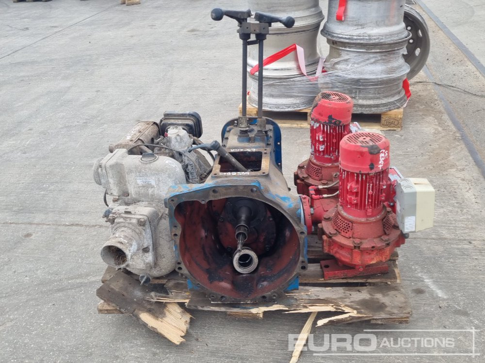 Transmission (Spare), Single Cylinder 3.5" Waterpump, Armstrong 400 Volt Waterpump (2 of) - Bomba de agua: foto 1 Transmission (Spare), Single Cylinder 3.5" Waterpump, Armstrong 400 Volt Waterpump (2 of) - Bomba de agua: foto 1