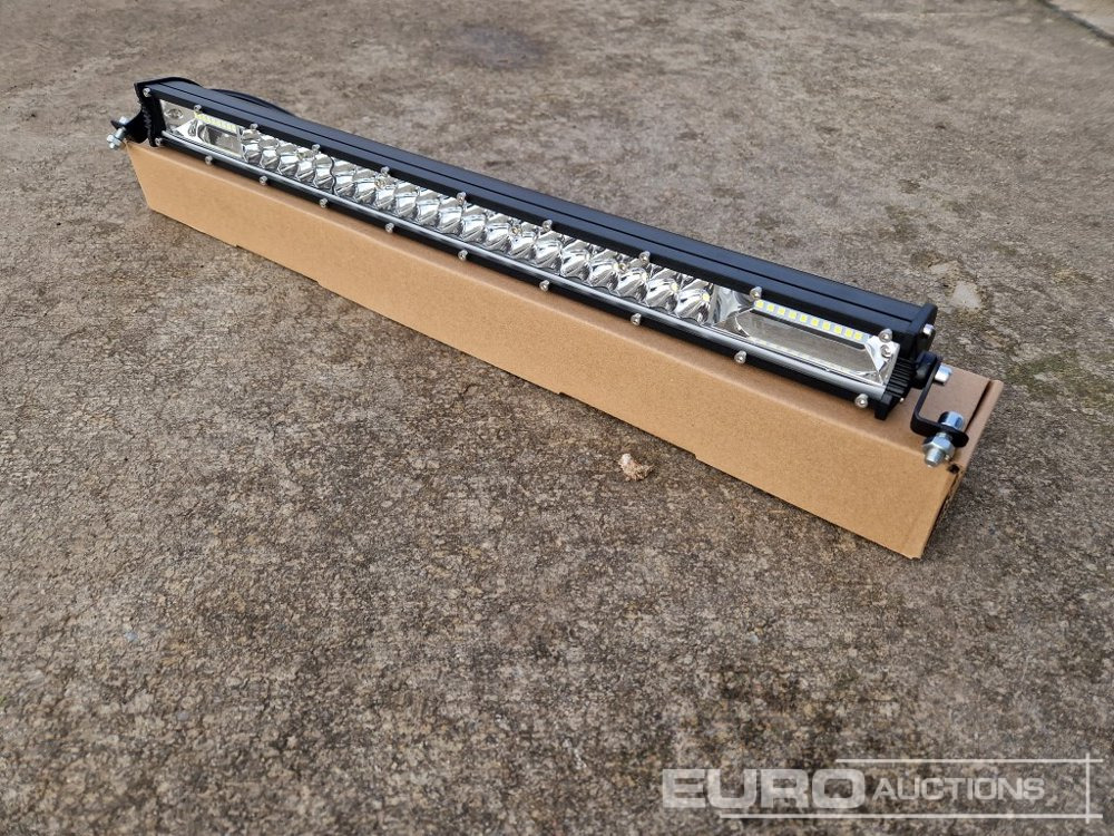 Unused 20" 180W Combo Beam LED Light Bar, Mounting Brackets, IP68 Waterproof - Equipo de taller: foto 1 Unused 20" 180W Combo Beam LED Light Bar, Mounting Brackets, IP68 Waterproof - Equipo de taller: foto 1