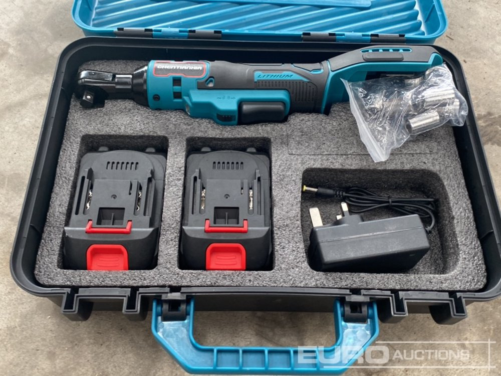 Unused 3/8" Slimline 12V Ratchet Driver, Batteries, Charger, Sockets - Equipo de taller: foto 4 Unused 3/8" Slimline 12V Ratchet Driver, Batteries, Charger, Sockets - Equipo de taller: foto 4